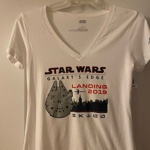 NWT Disney Star Wars Galaxy’s Edge opening Annual Passholder T-Shirt. Women’s L